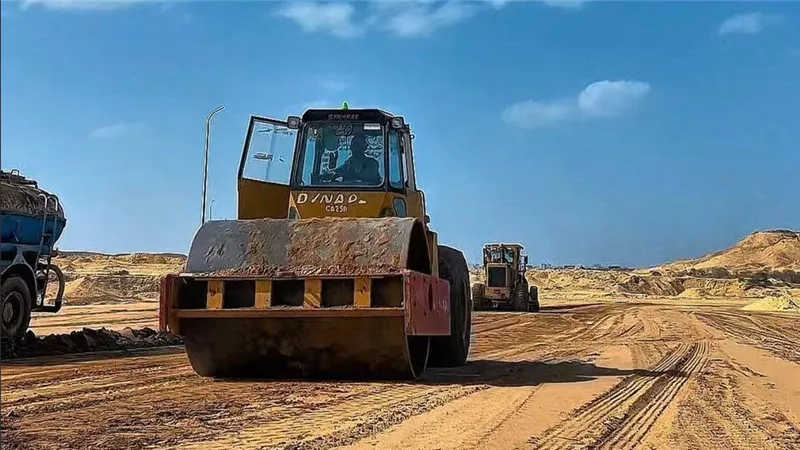 وزيرة الإسكان تتابع مشروعات المرافق والطرق بالامتداد الشرقي للفيوم الجديدة