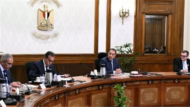 رئيس الوزراء يستعرض خطط تطوير الإسعاف وتعزيز الاستجابة للطوارئ بالمحافظات