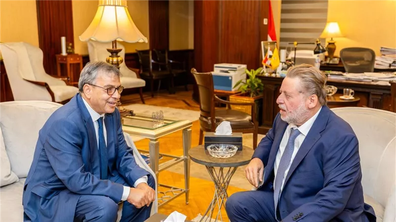 محافظ البنك المركزي المصري يبحث مع نظيره التونسي أوجه التعاون المشترك بين الجانبين