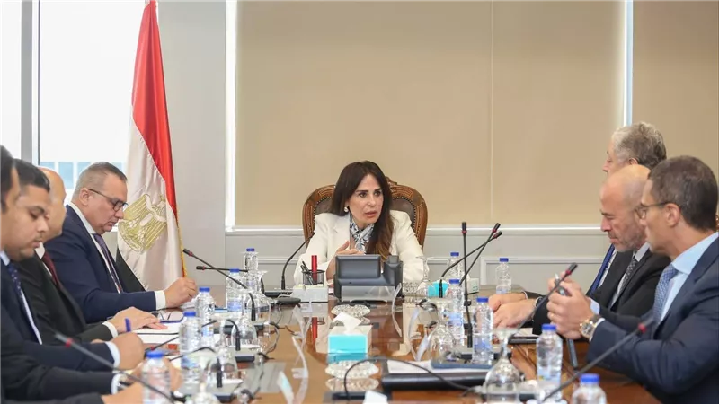 وزيرة الإسكان تتابع تسليمات الأعمال المركزية ومعدلات تنفيذ أبراج العلمين الجديدة