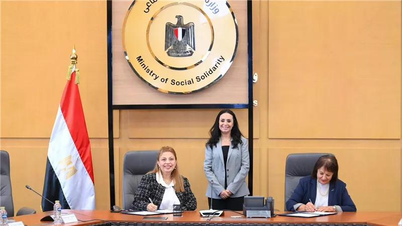 وزيرة التضامن تشهد توقيع عقود تمويل لمشروعات متناهية الصغر مع جمعيات أهلية
