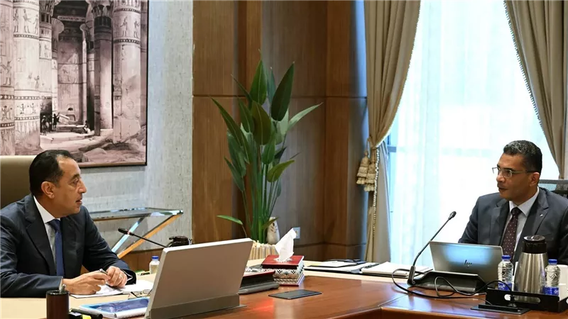 مدبولي يوجه بضرورة إحداث نقلة حضارية شاملة بمدينة الغردقة والمدن السياحية 