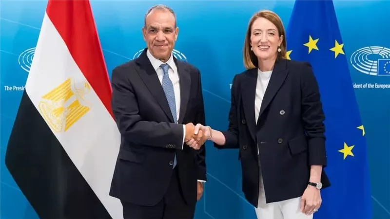 وزير الخارجية يلتقي مع رئيسة البرلمان الأوروبي
