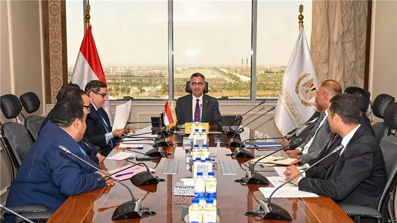 وزير التموين يبحث مع الشعبة العامة للمخابز تطوير منظومة الخبز والدعم