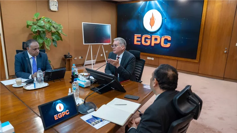 وزير البترول يشيد بزيادة إنتاج الزيت الخام إلى 540 ألف برميل