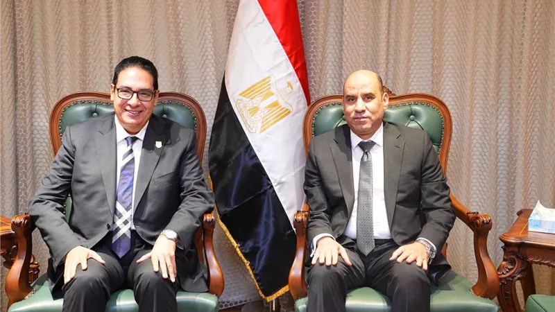 وزير العمل ورئيس جامعة القاهرة يبحثان التعاون في التدريب المهني وتأهيل الطلاب والخريجين لسوق العمل