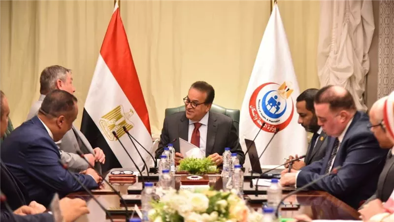 وزير الصحة يبحث مع شركتي DIAGAST وThink Pro نقل تكنولوجيا تصنيع كواشف وأنظمة فصائل الدم إلى مصر
