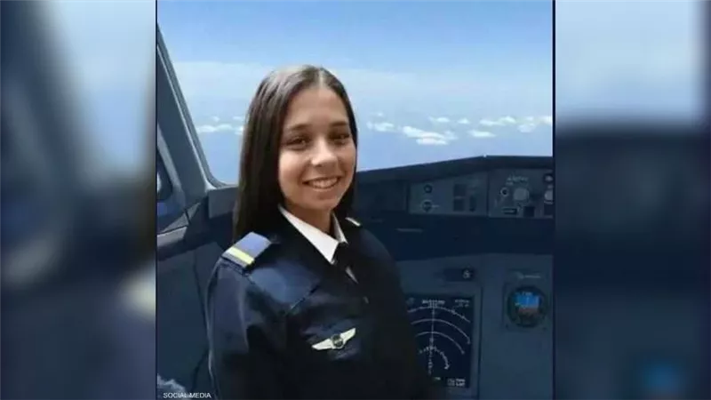 وفاة المتدربة منار أشرف متأثرة بجراحها في حادث طائرة أكتوبر