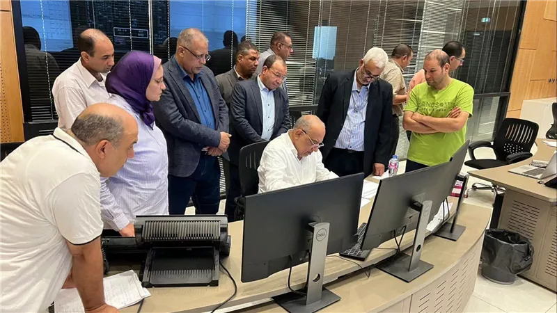 وزير الكهرباء يتابع جاهزية الشبكة القومية لمواجهة أحمال الصيف المرتفعة