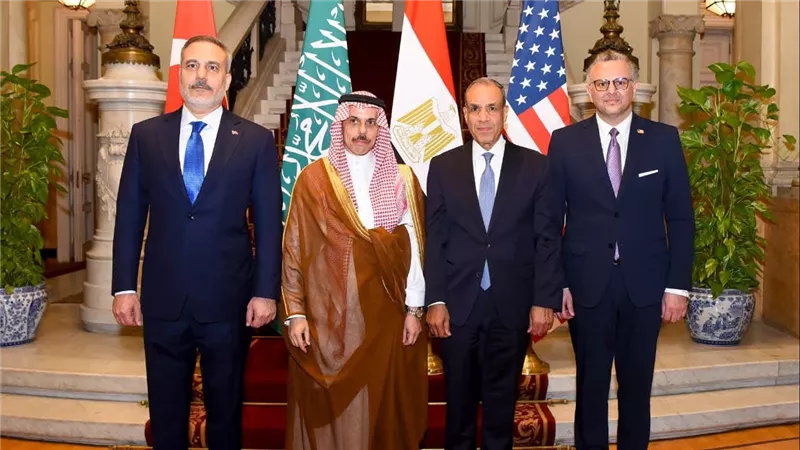 وزير الخارجية يعقد اجتماعاً رباعياً مع نظيريه السعودي والتركي وكبير مستشاري الرئيس الأمريكي للشئون العربية والأفريقية 