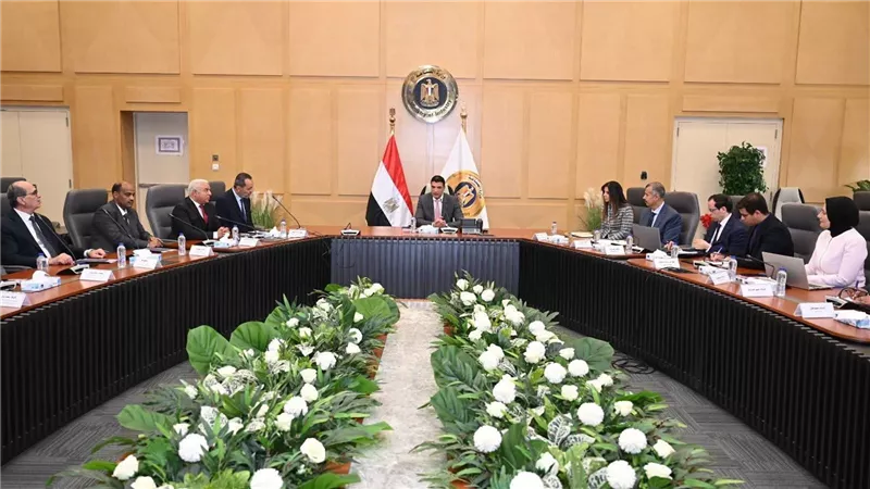 وزير الصناعة يبحث مع غرفة صناعة منتجات الأخشاب والأثاث تحديات القطاع وخطط تطويره وتعزيز الصادرات