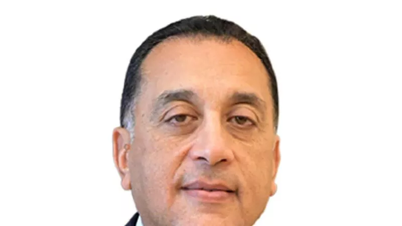 مدبولي يوجه بالاستعانة بالدراسات الدولية والتنسيق مع الوزارات لإعادة هيكلة الجهاز الإداري للدولة