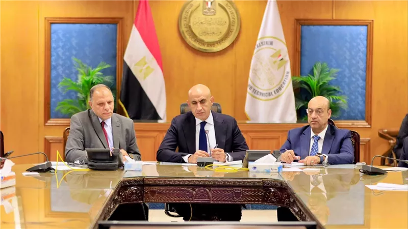 وزير التربية والتعليم يتابع سير امتحانات الثانوية العامة في ثاني أيام الامتحانات
