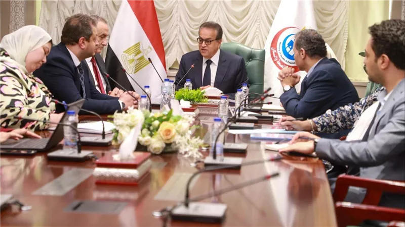 وزير الصحة يبحث مع رئيس مركز باراكير لطب العيون إنشاء فرع بالقاهرة وتعزيز التعاون الطبي