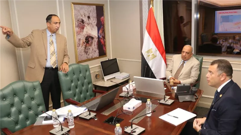 وزير الكهرباء يتابع تطورات مشروع الضبعة وخطط التأمين واستقبال الوقود