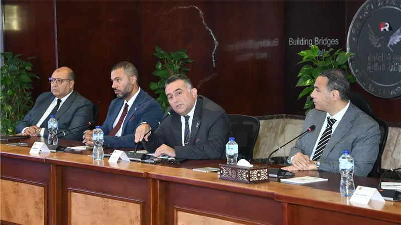 د. إسلام عزام يناقش مع أطراف السوق الاستعدادات الأخيرة لإطلاق 