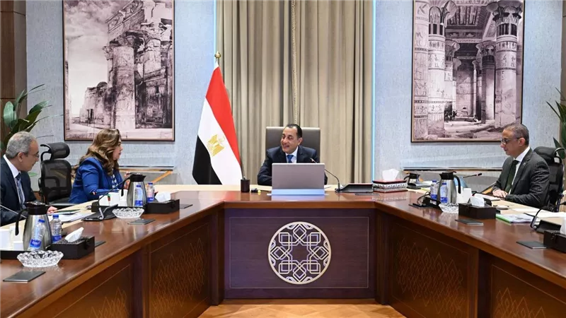 مدبولي يوجه بسرعة توفير اعتمادات مالية إضافية لتطوير ورفع كفاءة منظومة النظافة بمحافظة الجيزة