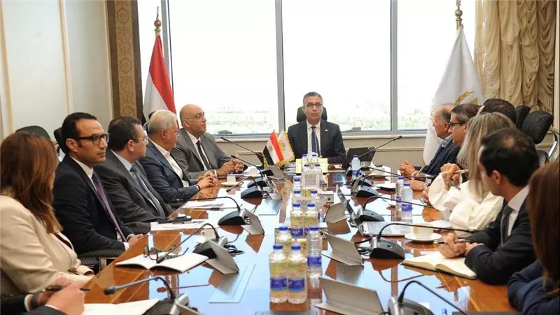 التموين تبحث مع كازيون وجهاز المشروعات التوسع في مشروع كاري أون