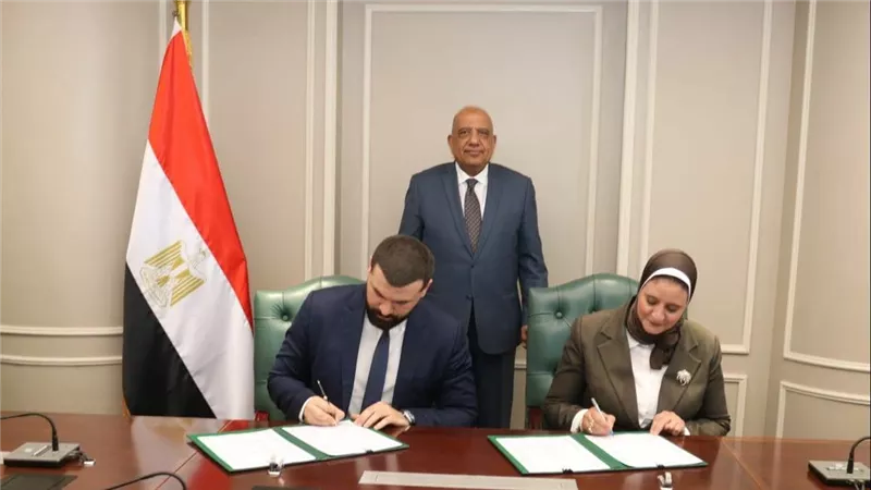وزير الكهرباء يشهد توقيع مذكرة تفاهم لدراسة التغذية الكهربائية لمشروع مركز بيانات 