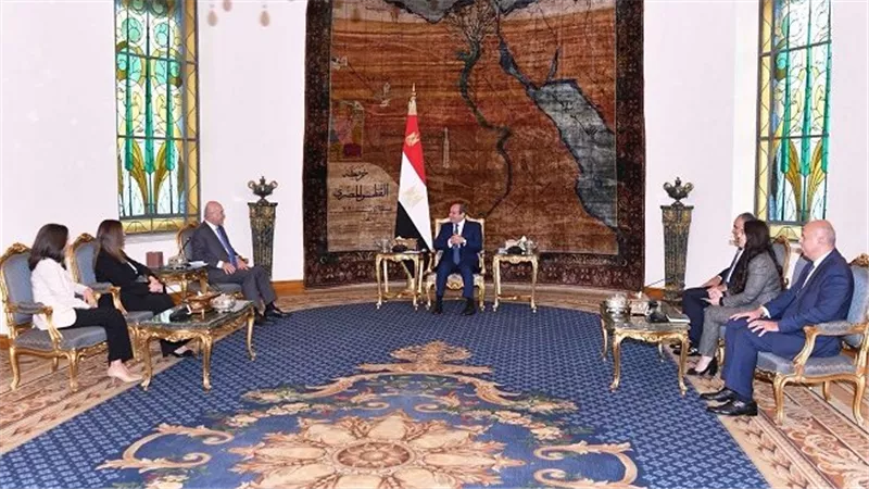  السيسي يستقبل المفوض السامي للأمم المتحدة لشؤون اللاجئين ويبحث تعزيز التعاون المشترك