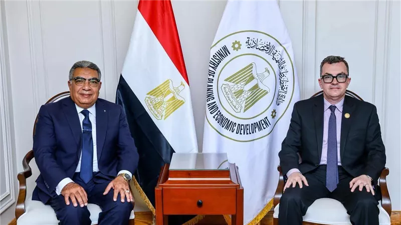 «التخطيط» و«الدقهلية» تبحثان تسريع تنفيذ المشروعات وتحسين الخدمات للمواطنين