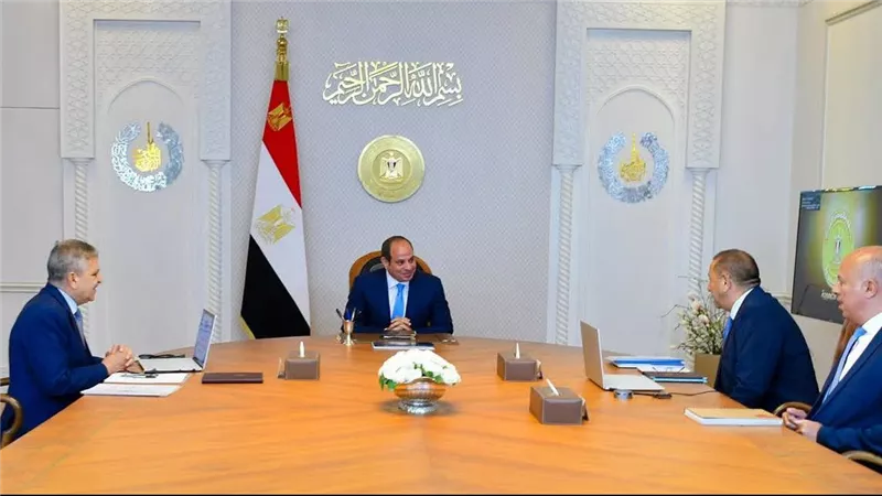 الرئيس السيسي يتابع توطين صناعة الوحدات البحرية وتطوير مشروعات هيئة قناة السويس
