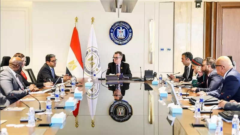 وزير التخطيط يبحث مع أفريكسيم بنك دعم الشركات الناشئة وتعزيز التنمية الاقتصادية الشاملة
