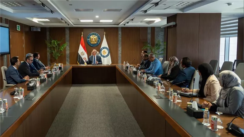 وزير البترول يبحث مع FMC القبرصية ضخ 20 مليون دولار للتنقيب عن الذهب