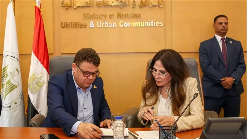 وزيرة الإسكان تبحث مع أعضاء الشيوخ مطالب المواطنين وخطط التنمية العمرانية