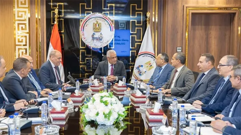 الإنتاج الحربي تبحث تعظيم استغلال الأصول وتطوير خطوط الإنتاج بالشركات التابعة
