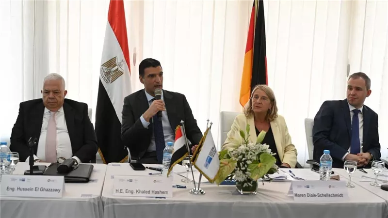 وزير الصناعة يؤكد أهمية إزالة الكربون وتعزيز التعاون المصري الألماني للتصنيع المستدام