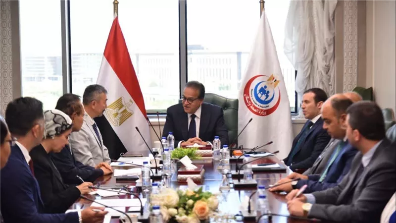 وزير الصحة يستقبل وفد جامعة “كوكوشيكان” اليابانية لبحث تعزيز الشراكة في طب الطوارئ والإسعاف