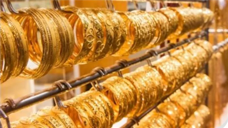 الذهب يواصل التراجع محلياً والجرام يخسر 15 جنيه اليوم الجمعة