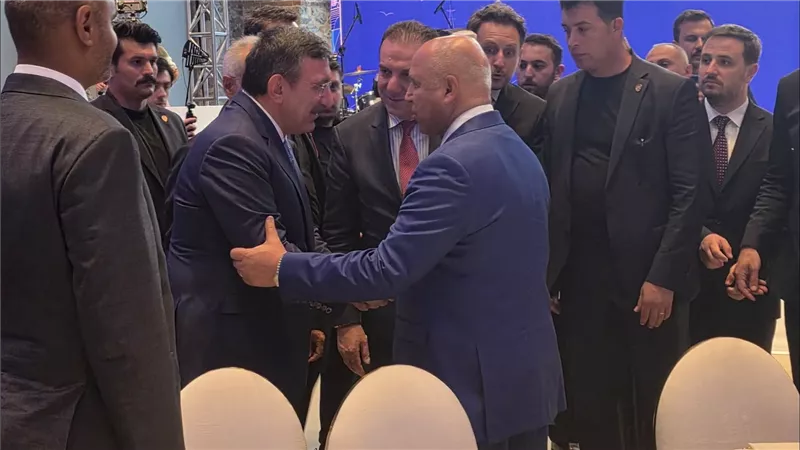 كامل الوزير يبحث مع نائب الرئيس التركي تعزيز التعاون الاستراتيجي بالنقل واللوجستيات بين البلدين