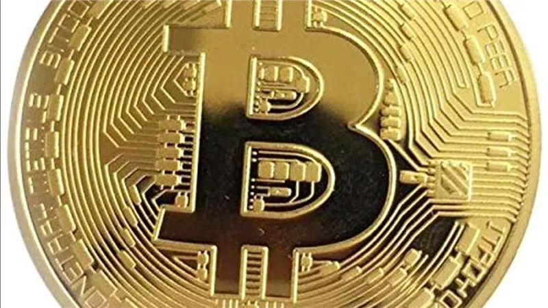 البيتكوين تحافظ على مكاسبها فوق 62 ألف دولار رغم الضغوط البيعية