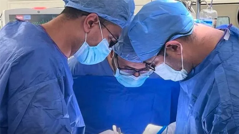 نجاح أول جراحة معقدة بقاع الجمجمة بمجمع الإسماعيلية الطبي باستخدام التخطيط الجراحي الافتراضي المتطور عالميًا