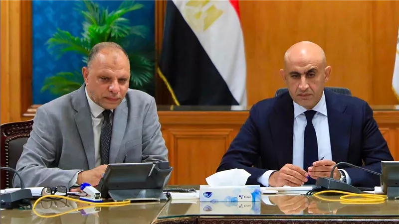 التعليم تتابع امتحانات الثانوية العامة وتؤكد تشديد التفتيش والالتزام بمواعيد توزيع الأسئلة بالكامل