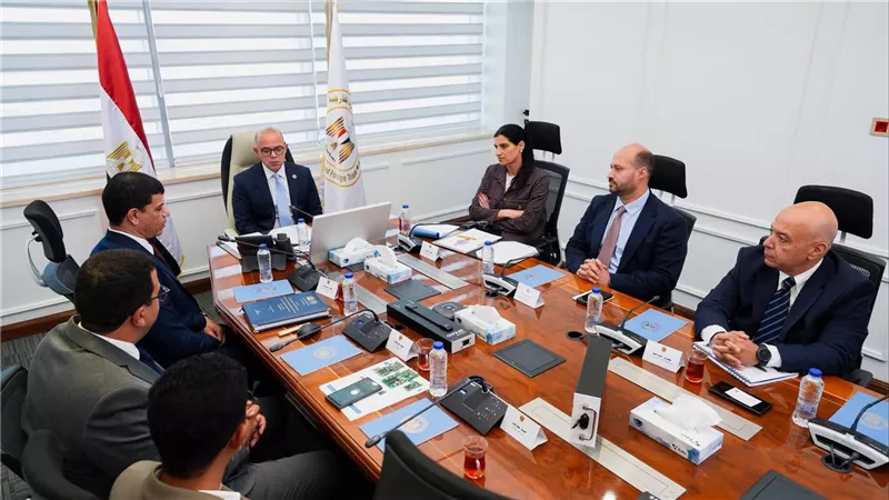 وزير الاستثمار يبحث دعم توطين تكنولوجيا المركبات الكهربائية وتمكين الشركات الناشئة المصرية المبتكرة 