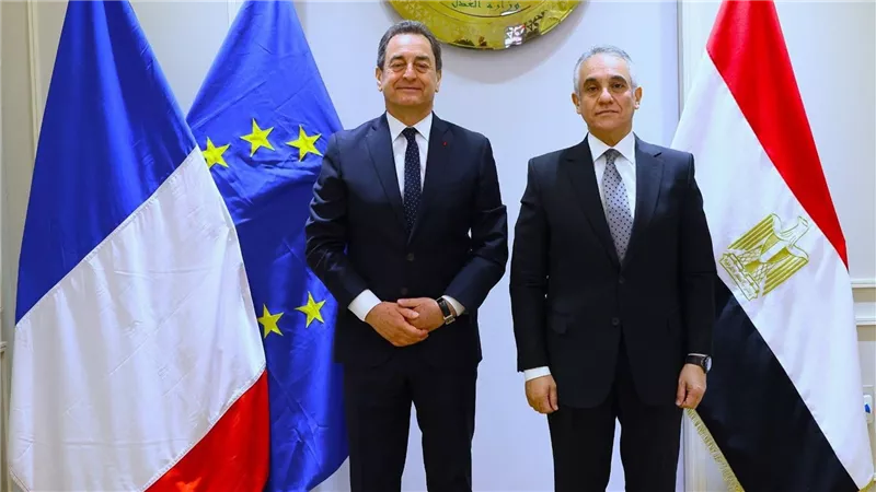 وزير العدل يستقبل سفيV فرنسا بالقاهرة لبحث أفق التعاون القضائي المشترك