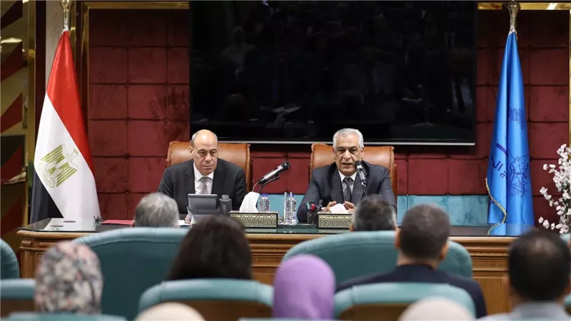 وزير الإنتاج الحربي يوجه برفع كفاءة الشركات وتعظيم الاستفادة من الإمكانات