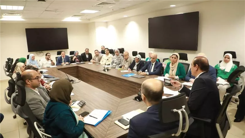 نائب وزير الصحة يعقد اجتماعًا موسعًا مع قيادات الطب الوقائي لمتابعة الأداء والاستعدادات المستقبلية