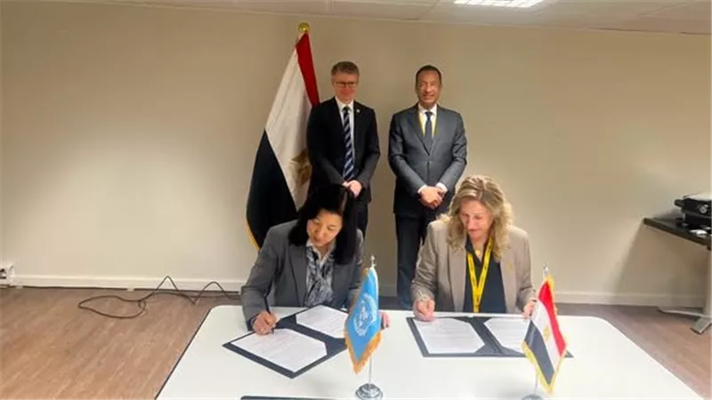 وزير الاتصالات يبحث تعزيز التعاون الرقمي مع كينيا ويوقع خطاب نوايا للذكاء الاصطناعي