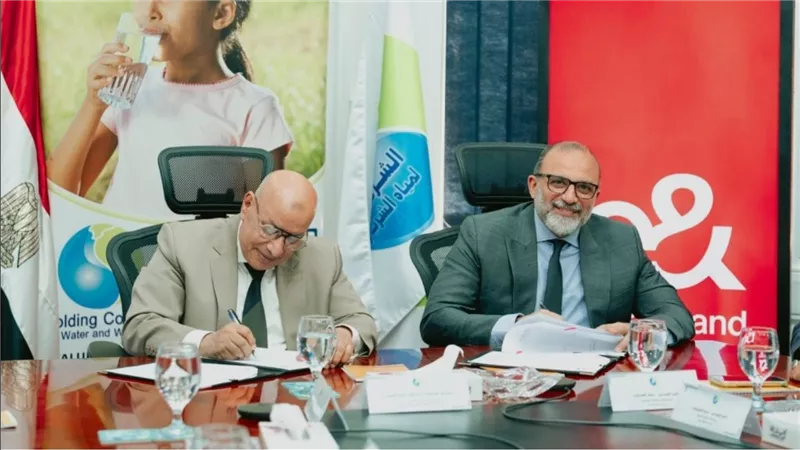 «إي آند مصر » توقع بروتوكول تعاون مع الشركة القابضة لمياه الشرب والصرف الصحي لتعزيز البنية التحتية الرقمية وتعظيم الاستفادة من الأصول