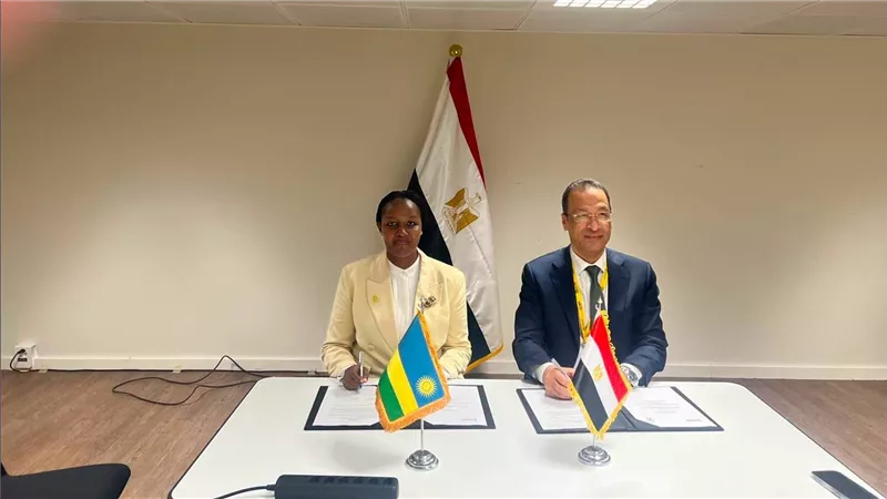 وزير الاتصالات يوقع اتفاقًا مع رواندا لتعزيز الذكاء الاصطناعي والتحول الرقمي والتعاون الأفريقي المشترك