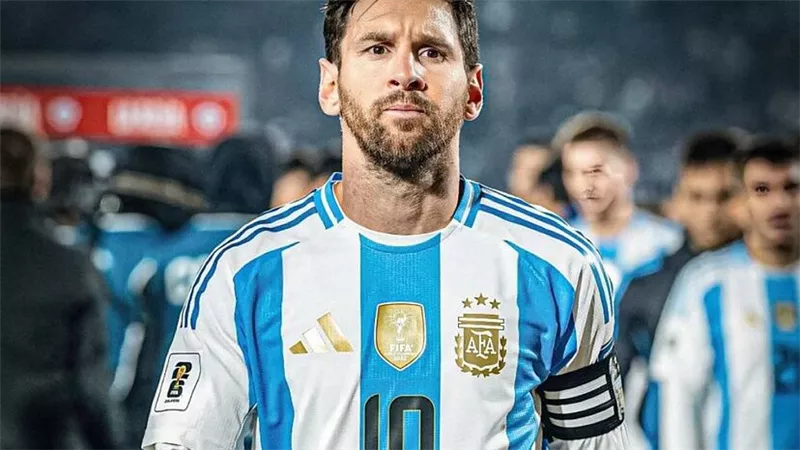 سكالوني: ميسي في عمر الـ39 لا يزال 