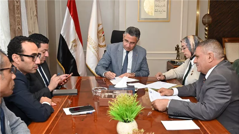 وزير التموين يلتقي نوابًا لبحث مطالب المواطنين وتسريع الاستجابة للخدمات التموينية بالمحافظات كافة