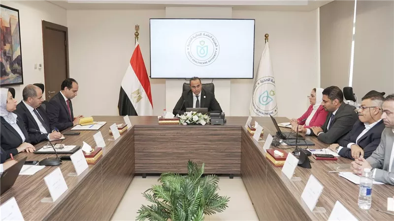 رئيس الرعاية الصحية يوجه بتسريع الخدمات وتحسين تجربة المرضى وتعزيز جودة الأداء بالمحافظات كافة