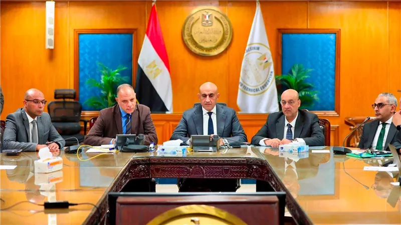 التعليم تتابع امتحانات الثانوية العامة وتشدد على الانضباط وتكافؤ الفرص وتأمين اللجان بالكامل دائمًا