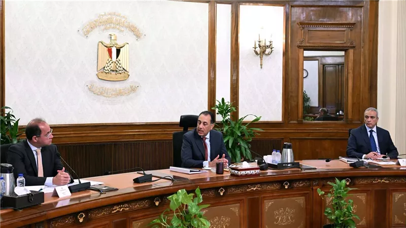 رئيس الوزراء يتابع تنفيذ مشروعات الطاقة المتجددة ويؤكد استمرار الدعم والاستثمارات المستدامة