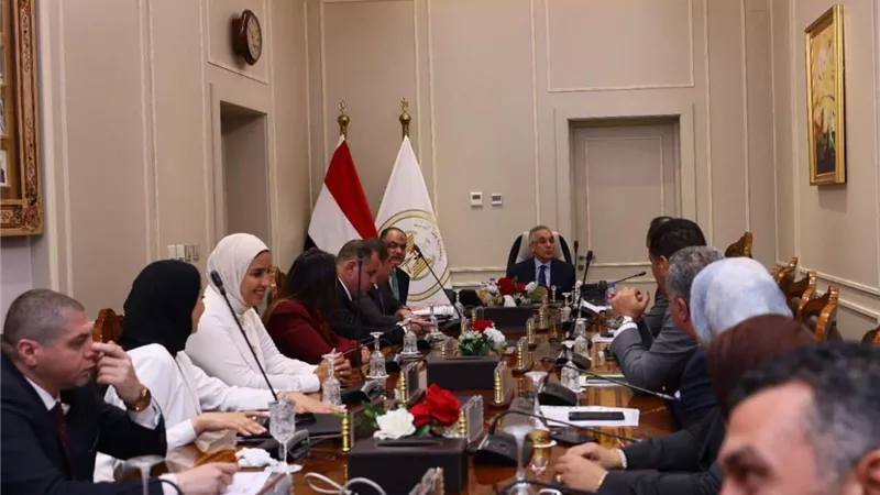 وزير العدل يبحث مع أعضاء البرلمان تعزيز التعاون وتيسير طلبات المواطنين ودعم التنسيق المؤسسي
